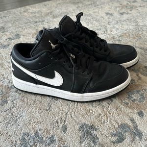 Women’s Air Jordan 1 Low in perfect condition